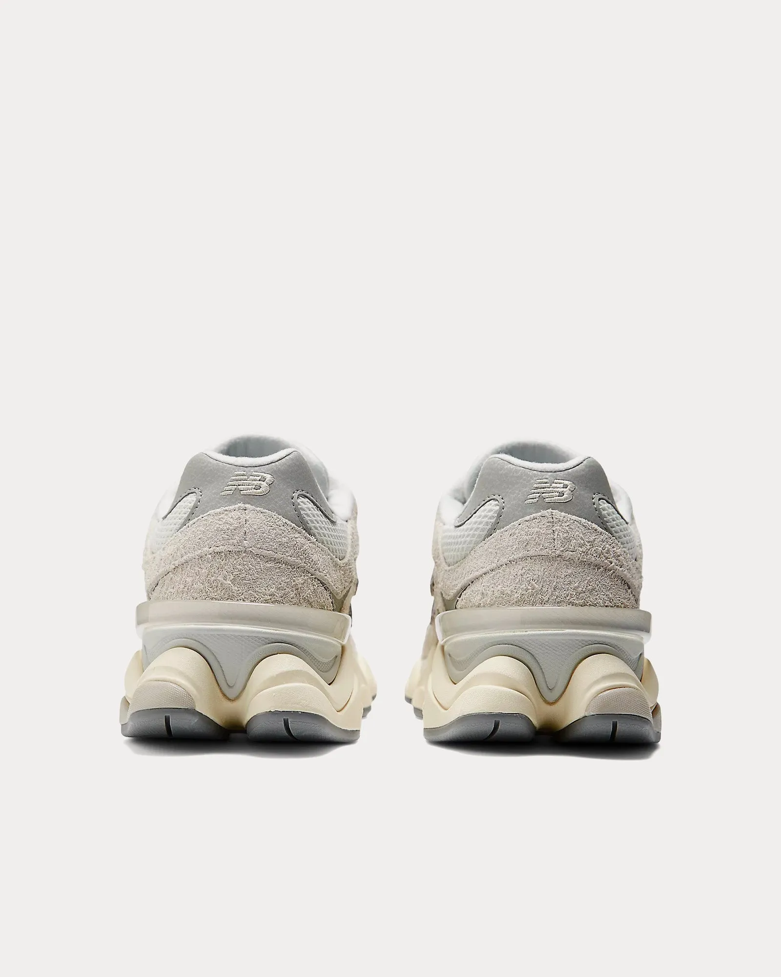 9060 Sea Salt / Rain Cloud / Moonbeam Low Top Sneakers