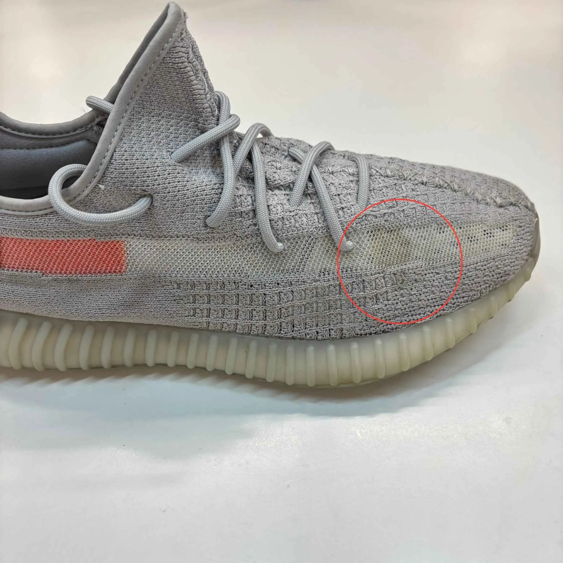 Men's 350 V2 Low Trainers Grey Size EU 44 / UK 10