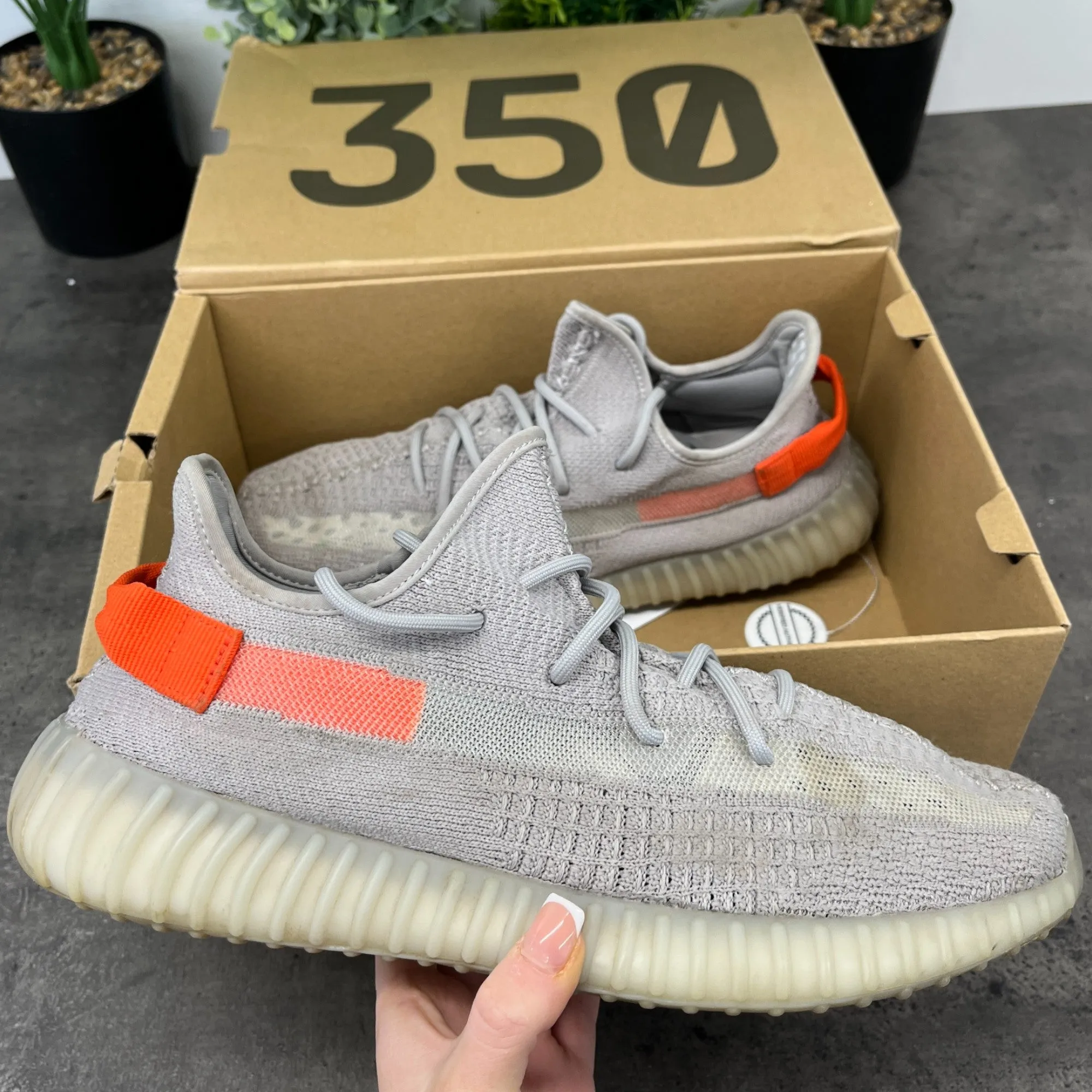 Men's 350 V2 Low Trainers Grey Size EU 44 / UK 10