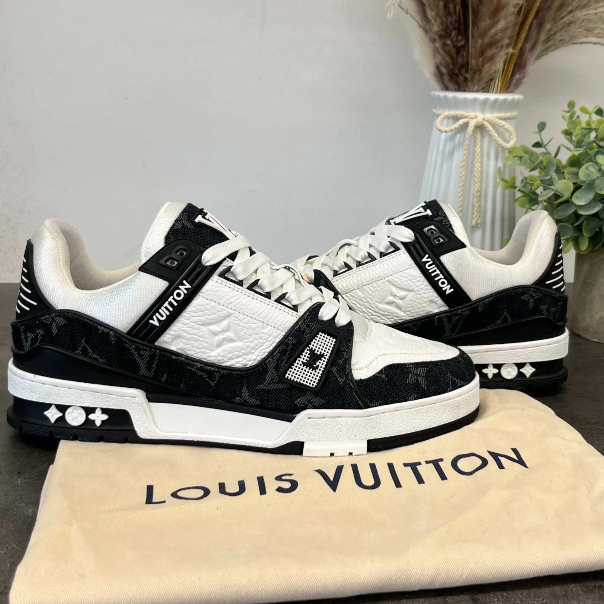 Men's Lv Low Trainers Black Size EU 40 / UK 6