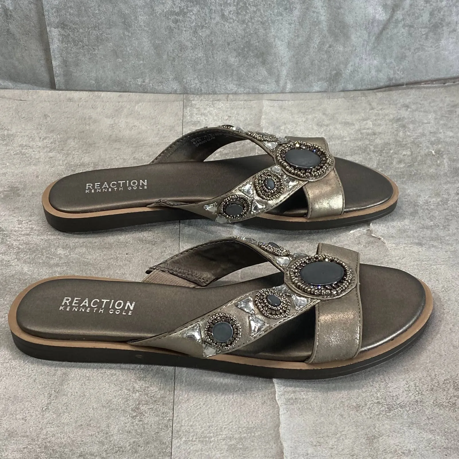 REACTION KENNETH COLE Women's Pewter Spring Glam Beaded Slide Sandals SZ 6