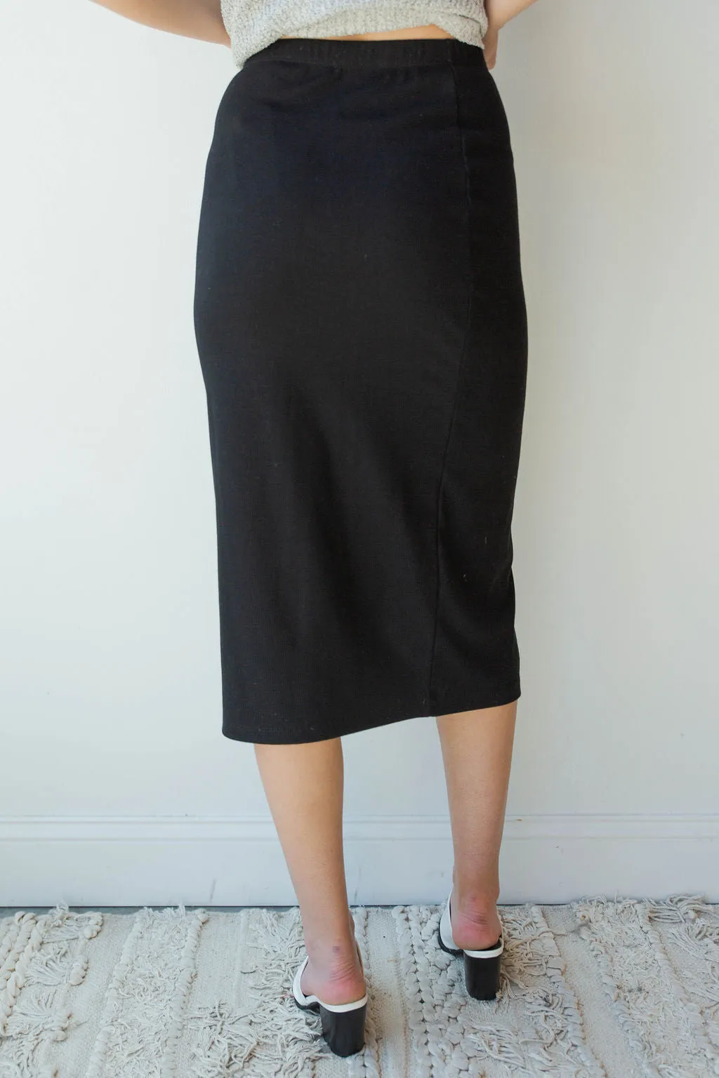 ribbed fitted midi skirt
